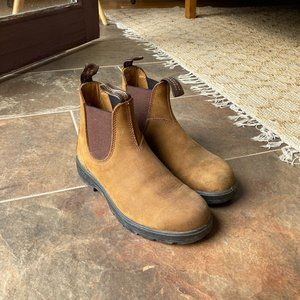 RARE Blundstone Tan Suede Boots